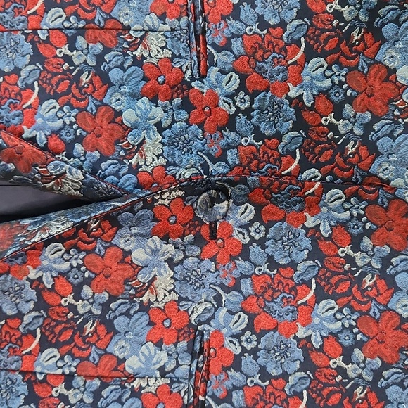 BCBGMaxAzria KAMRYN Jacquard Red and Blue Floral Blazer - Picture 5 of 11
